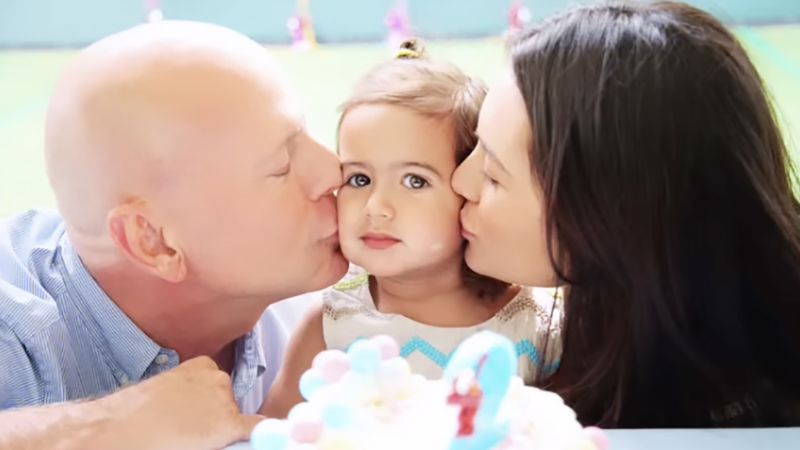 Эмма Хеминг Уиллис делится семейными фото в честь 11-летия дочери Мейбл